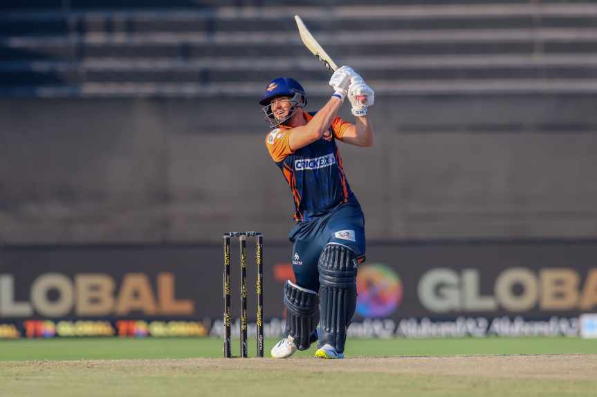 Qais Ahmad and Salman Irshad bowl Samp Army to a six-wicket win over Bangla&nbsp;Tigers