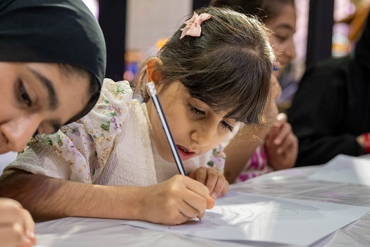 تحديات “البوب آرت” تلهم الرسامين الصغار في “الشارقة القرائي&nbsp;للطفل”