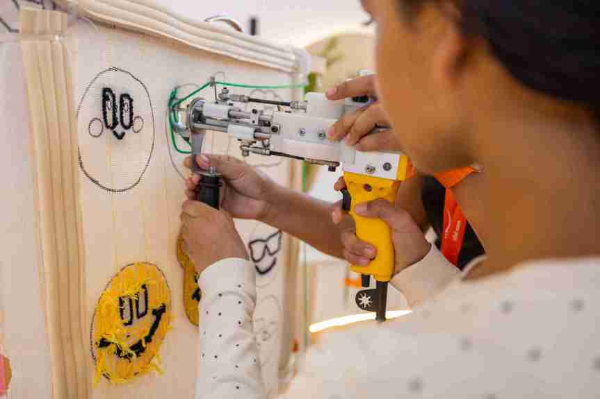 Forget screens… embroidery keeps children on their toesat Sharjah International Book Fair&nbsp;2024
