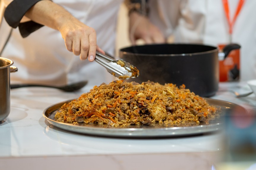 Traditional Uzbek pilaf takes centre stage at the43rd Sharjah International Book&nbsp;Fair
