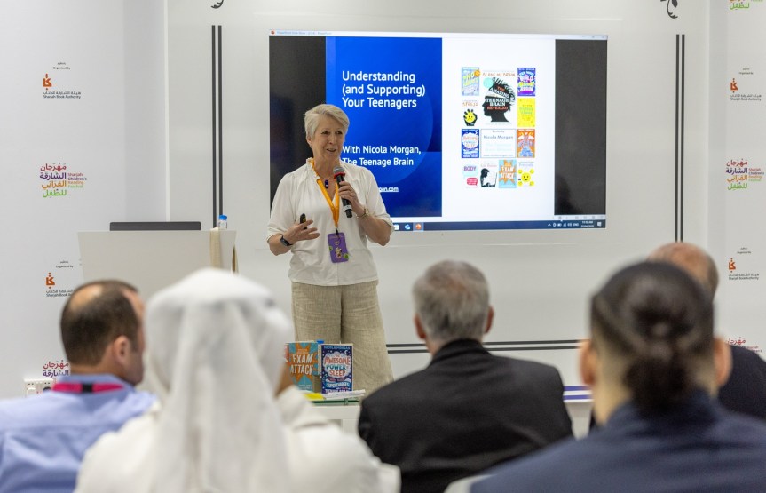 “خبيرة عقول المراهقين” تفك “شِفرة” تفكيرهم خلال فعاليات “الشارقة القرائي للطفل”&nbsp;2025