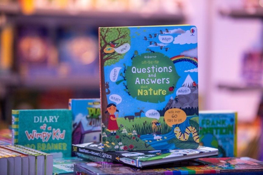 كتب “الحقائق” تفتح نوافذ الاستكشاف لصغار “الشارقة القرائي للطفل”&nbsp;2025