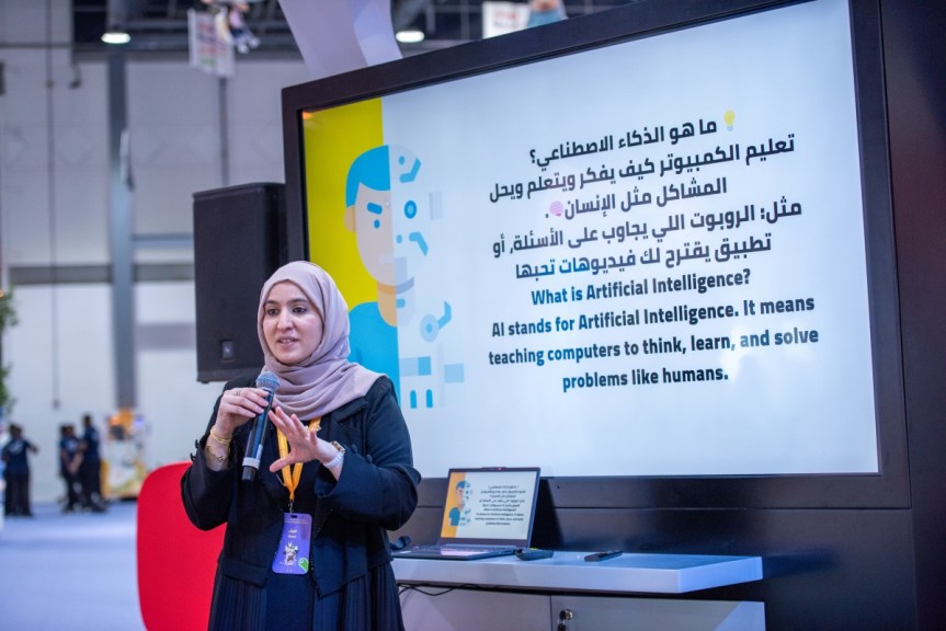 في محاضرتين ضمن فعاليات مهرجان الشارقة القرائي للطفل&nbsp;2025