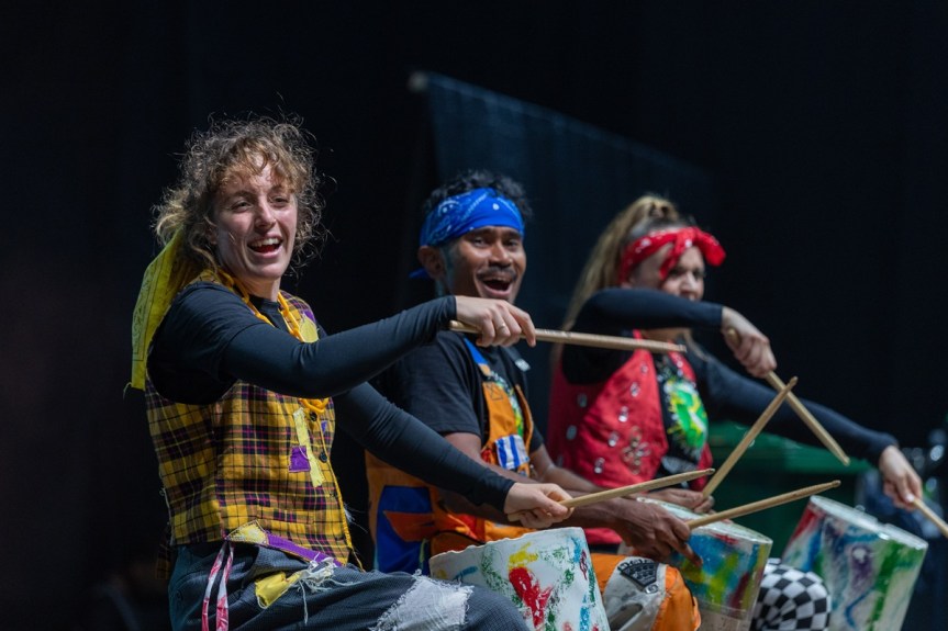 جانكلانديا”.. عرض مسرحي يجمع الفنّ والمرح والتوعية على مسرح “الشارقة القرائي&nbsp;للطفل”