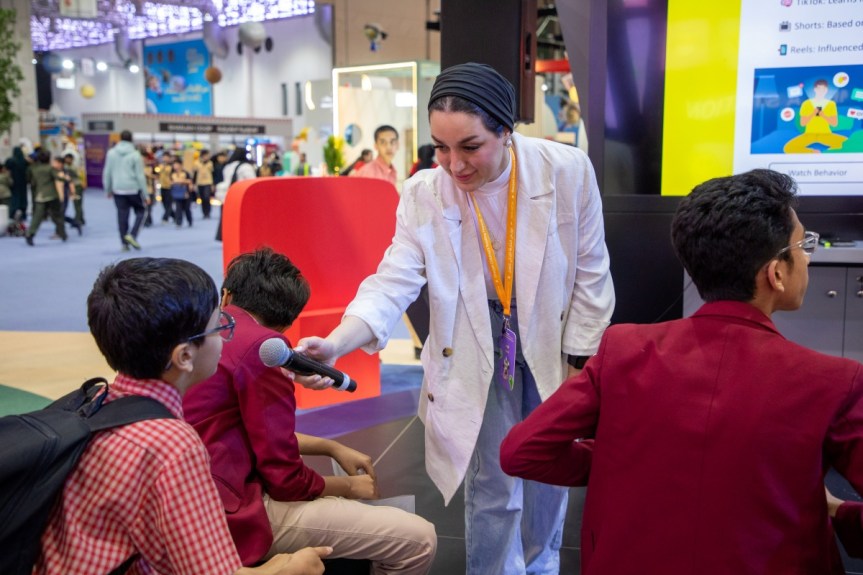 أطفال “الشارقة القرائي” يتعرّفون إلى أسرار المحتوى&nbsp;الرقمي