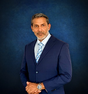 Prolonged Driving Is Triggering Early Knee Problems, Leading Dubai Doctor&nbsp;Warns