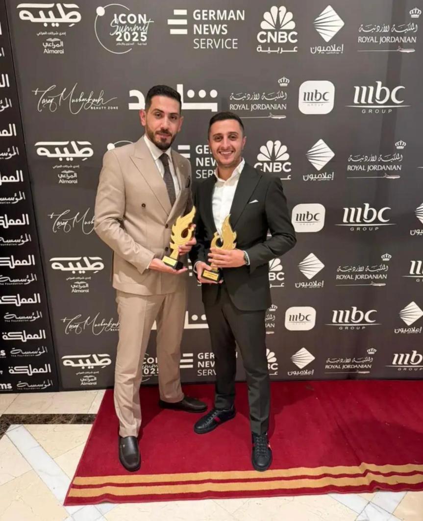 أحمد عنيزان يُتوج بجائزة أفضل صانع محتوى اقتصادي في قمة آيكون&nbsp;للإعلام